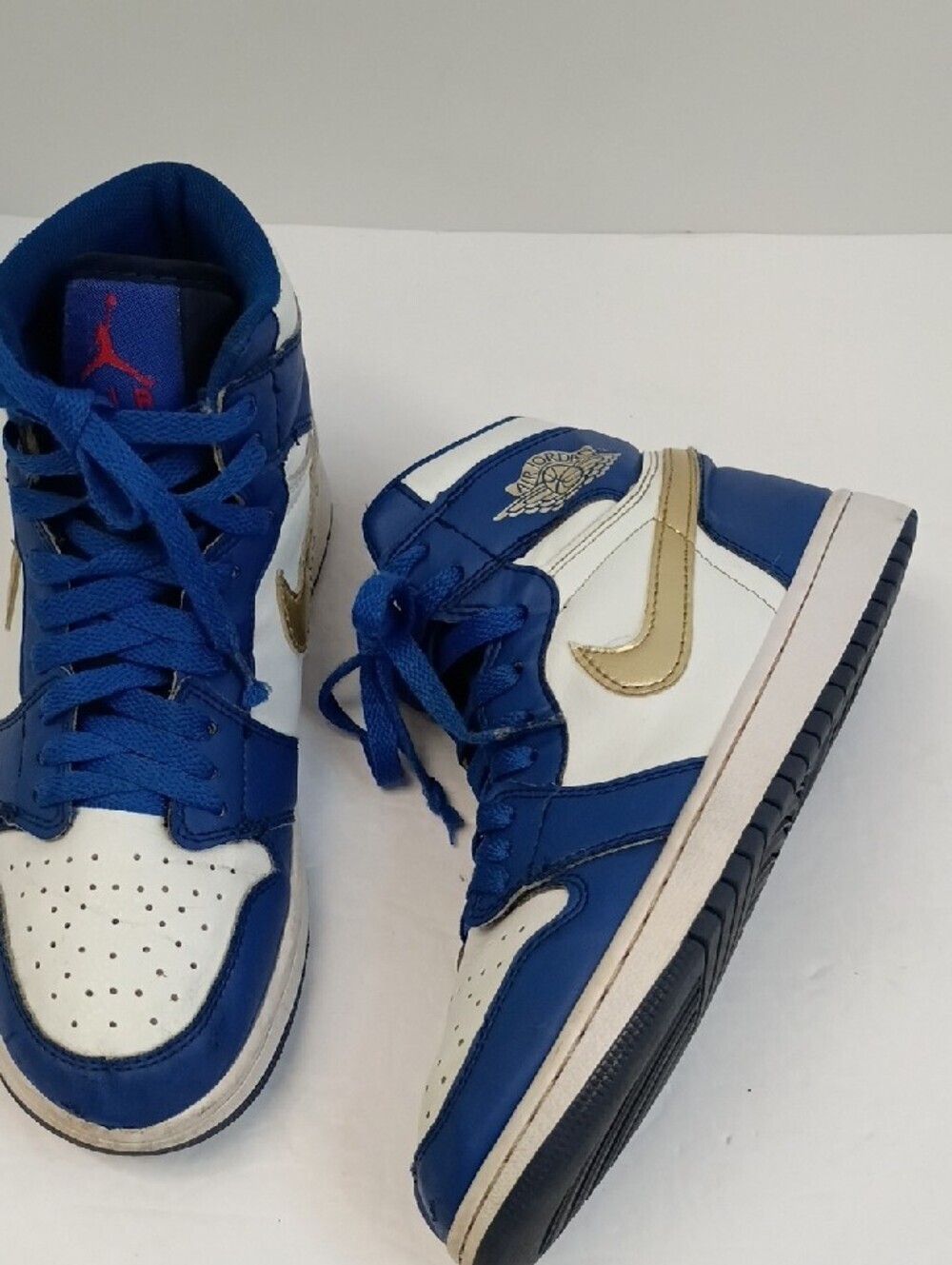 Nike Air Jordan 1 Mid Royal Blue White Sneakers Size 6 Youth - Picture 3 of 9